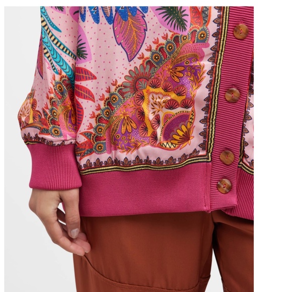 NWT $185 Farm Rio Macaw Scarf Pink Cardigan in size Large! - Picture 8 of 9